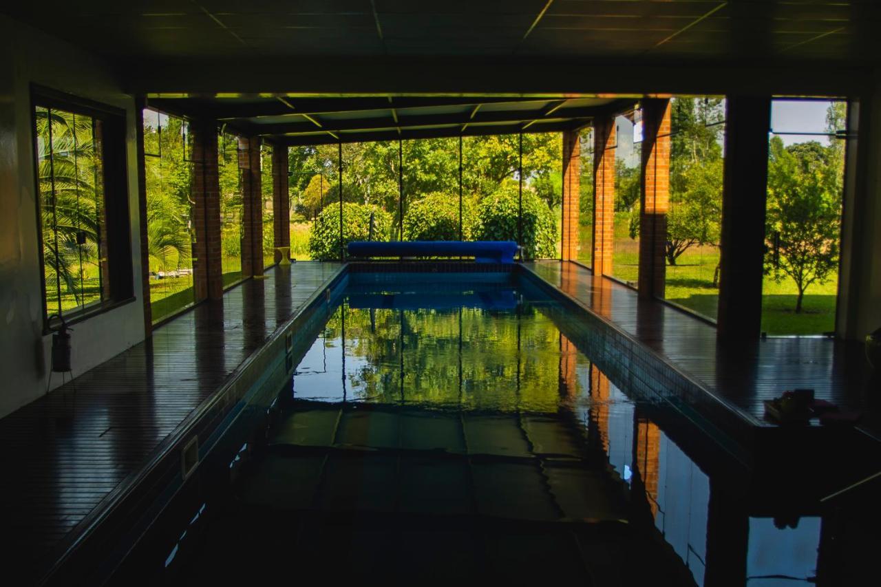 Borgen Hotel Castro Bagian luar foto